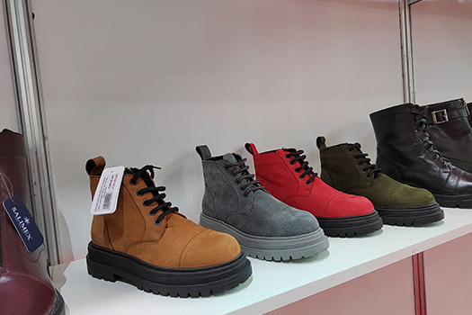 На обувной выставке SHOESSTAR-Сибирь/СибШуз 2020 г. Новосибирск. представлена новая коллекция женской обуви SALIMEX осень-зима 2022-2023.