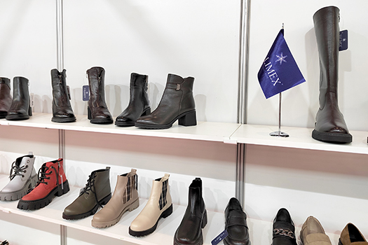 На обувной выставке SHOESSTAR-Урал 2022 г. Екатеринбург. представлена новая коллекция женской обуви SALIMEX ВЕСНА-ЛЕТО 2023.